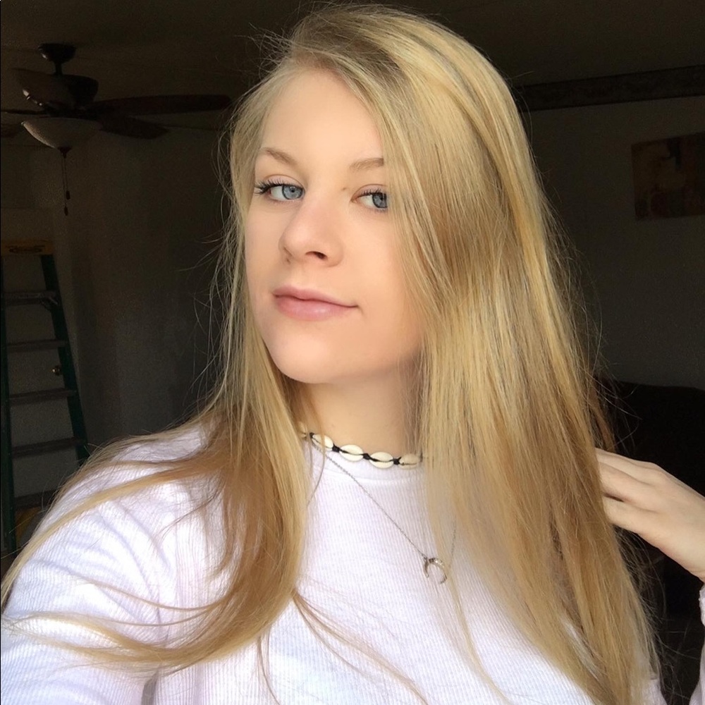 i’m your posher 🤝🍿🌸